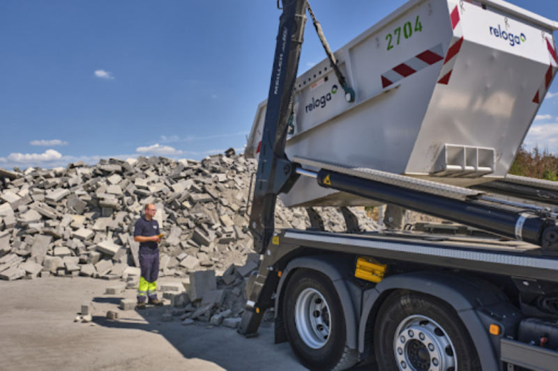 Wie ein Containerdienst Ihre Baustelle Sauber und Organisiert Hält